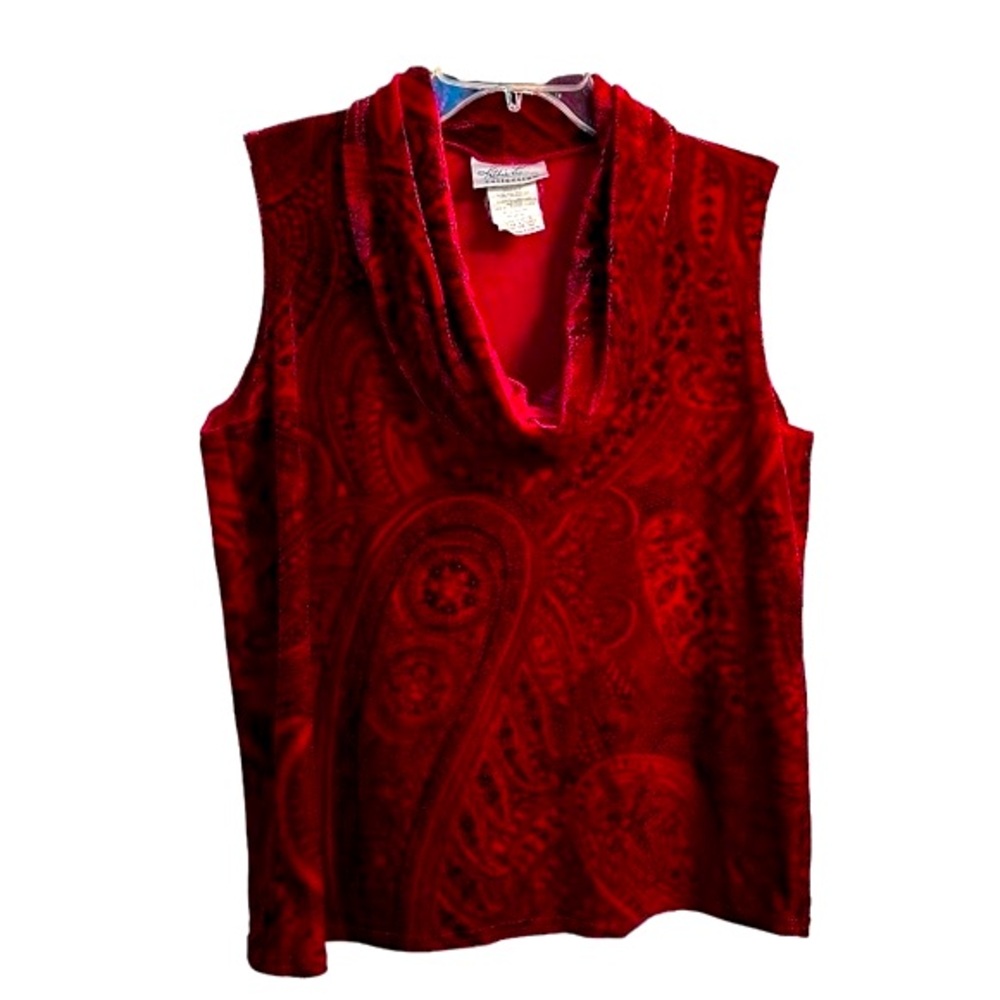 Kathie Lee.  Vintage velour. Red. Size S/M.
